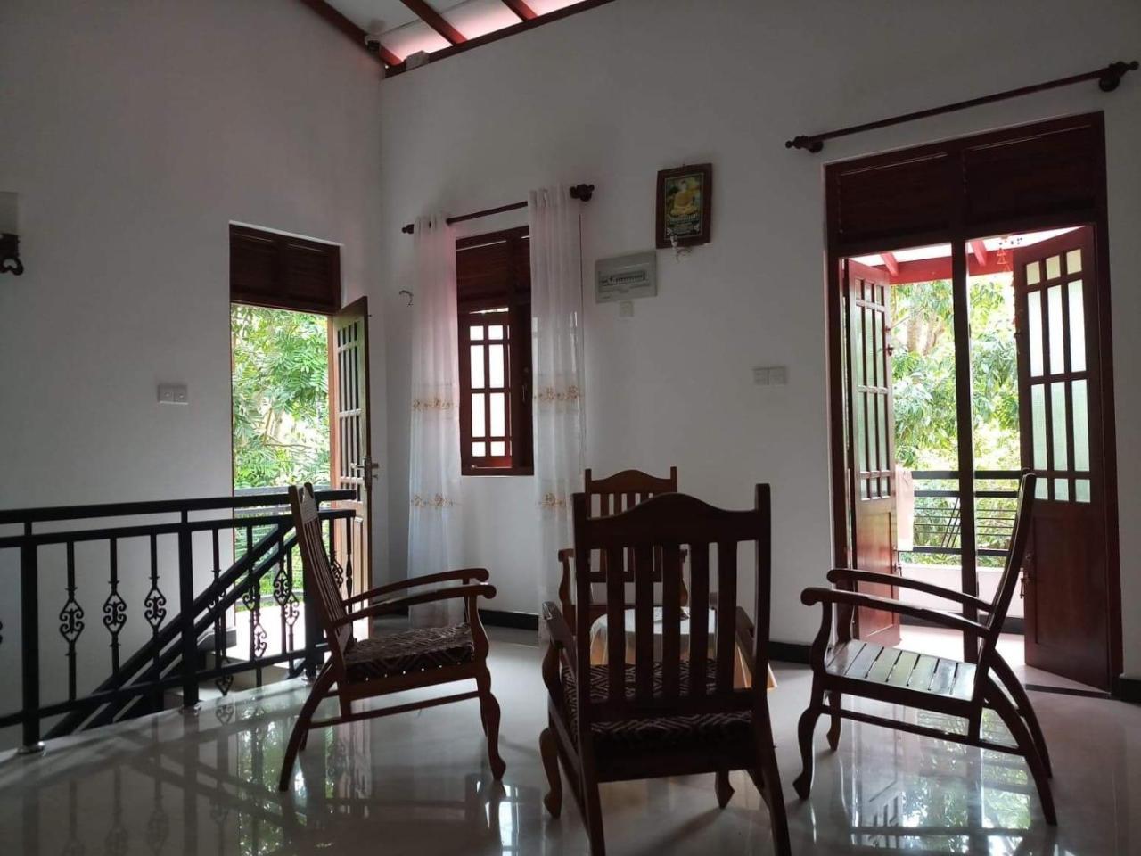 Piumi House *
